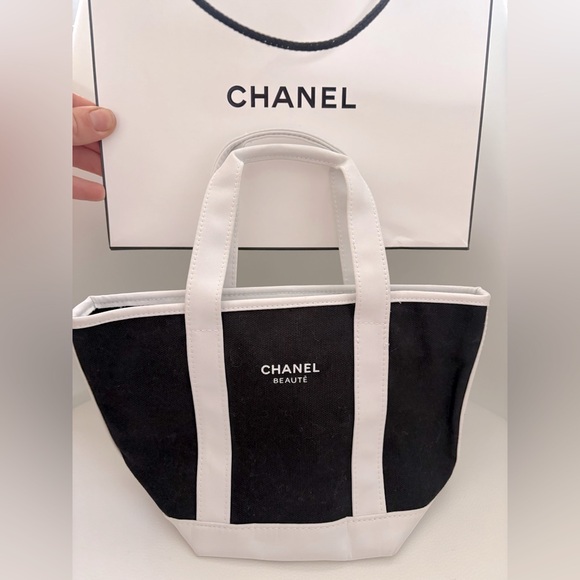 💯 Auth Canvas Mini Tote - Picture 12 of 16